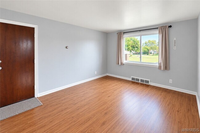 Building Photo - 1455 Sheridan Dr