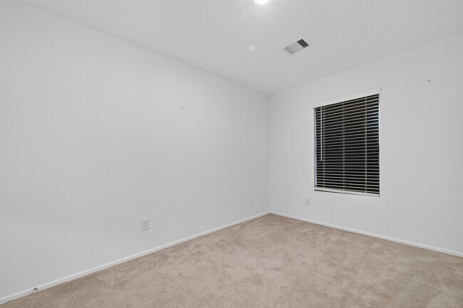 Building Photo - 9007 Estes Lks Dr