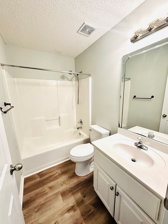 Building Photo - 206 Roaring Forks Dr