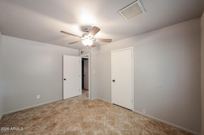 Building Photo - 93 S 95th St