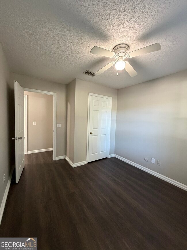 Building Photo - 73 Talbot Ct