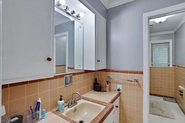 Building Photo - 1315 Kimwood Dr