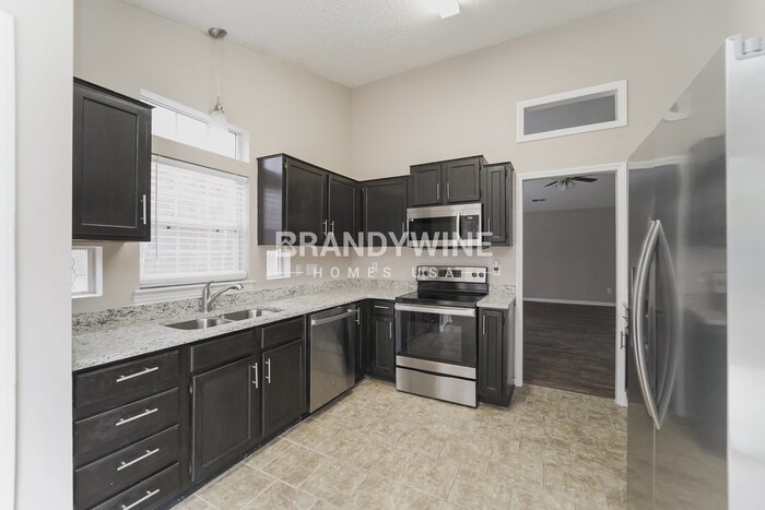 Building Photo - 5831 Silver Eagle Dr