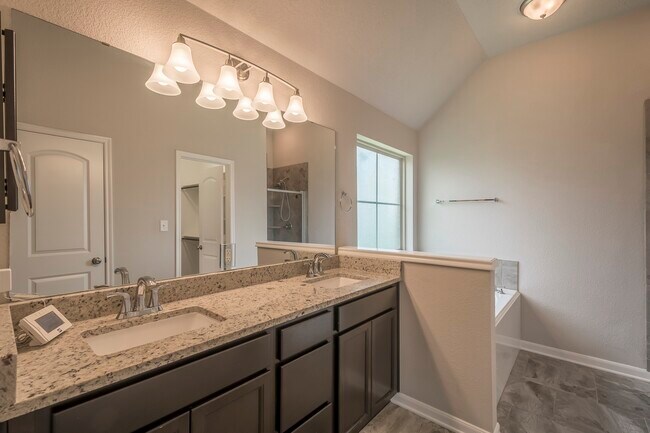 Building Photo - 7418 Masters Dr