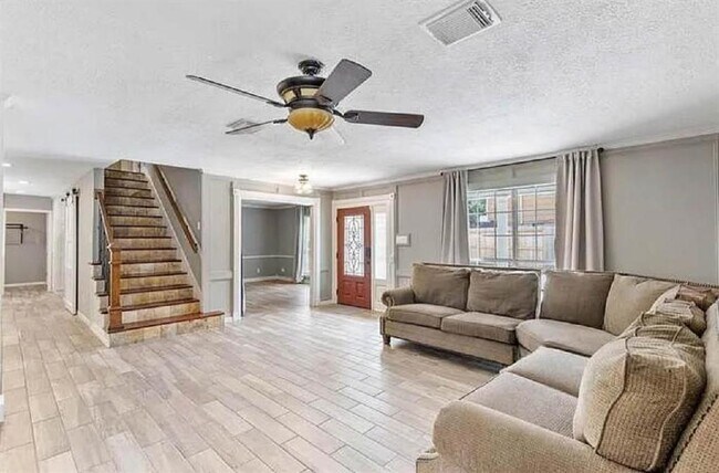 Building Photo - 6018 Gnarled Oaks Ct