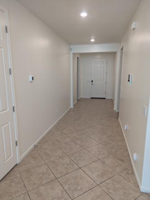 Building Photo - 10242 S Pantano Knolls Dr
