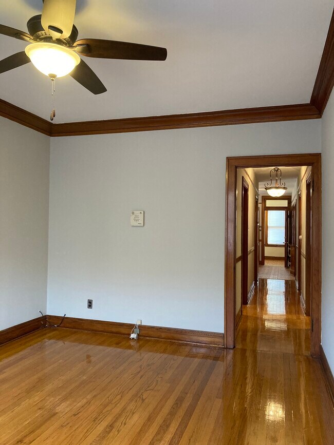 Building Photo - 3017 W 39th Plz