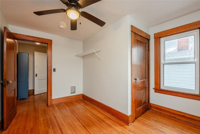 Building Photo - 81 Van Bergh Ave