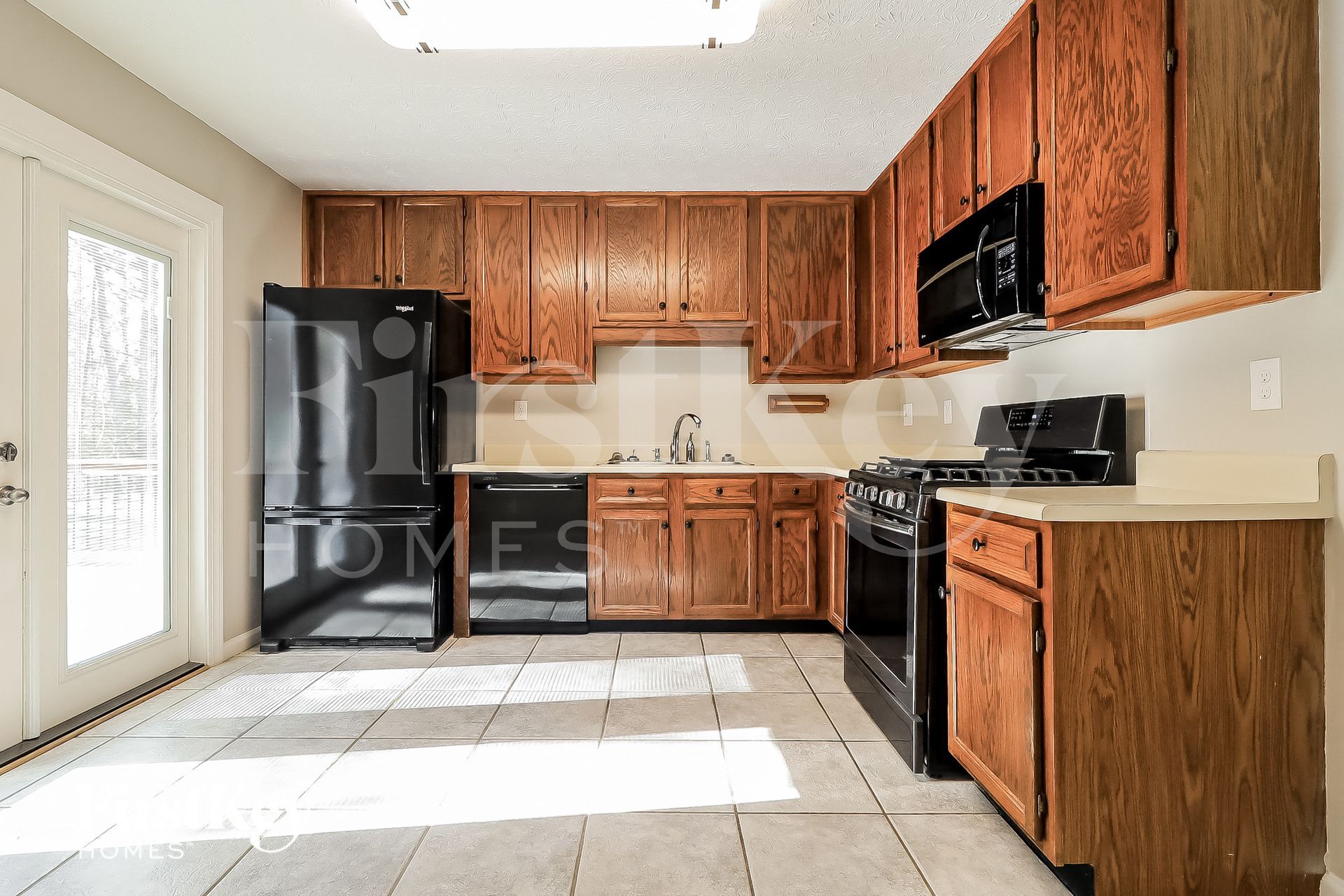 Building Photo - 560 Presidential Dr