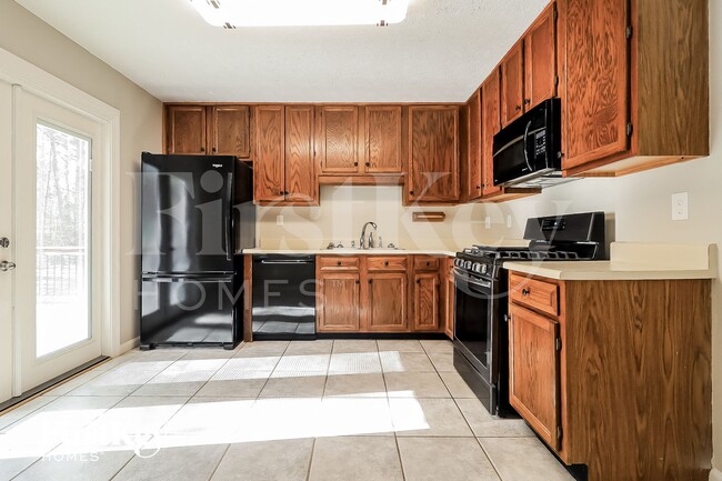 Building Photo - 560 Presidential Dr