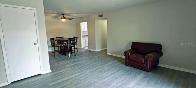 Building Photo - 6519 W Newberry Rd