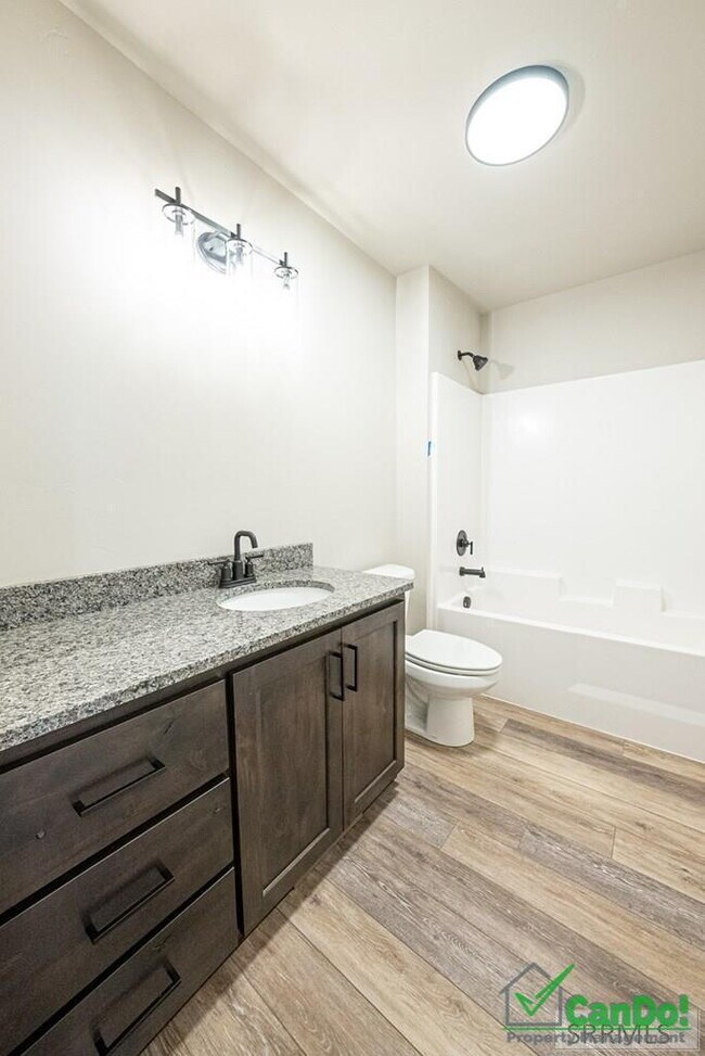 Building Photo - BEAUTIFUL 4 BEDROOM TOWNHOME for rent (or Rent-to-Own) in Ammon w/ 2 Car Garage! Deposit-Free Lea...