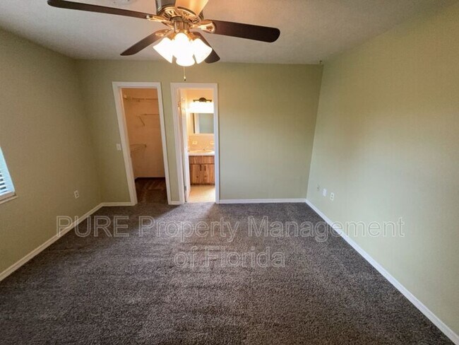 Building Photo - 9 Banyan Course Run