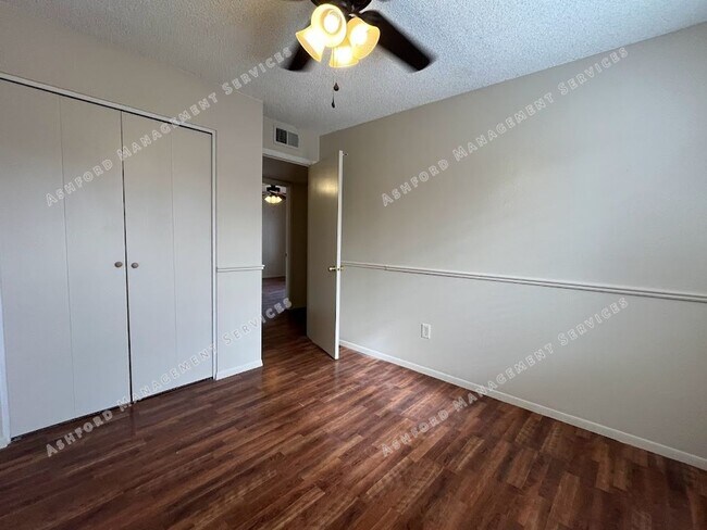 Building Photo - BEAUTIFULLY UPDATED 3 BEDROOM HOME WITH HUGE BACKYARD, RV GATE & ARIZONA ROOM IN GLENDALE!
