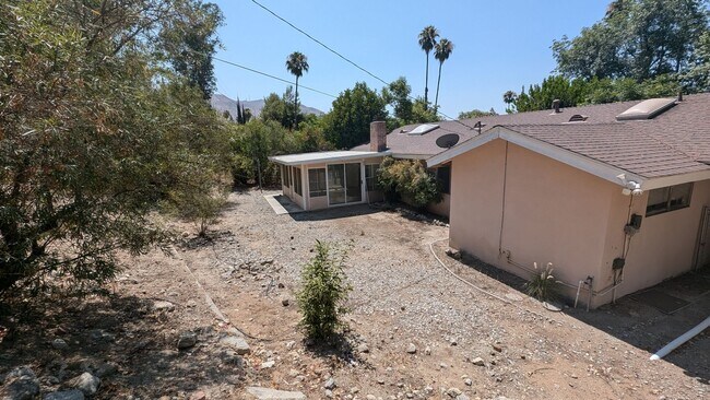 Building Photo - Single Level home near UCR available for Rent