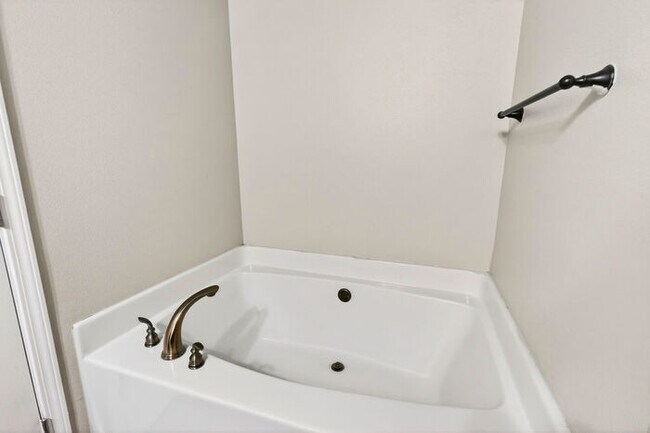 Building Photo - 18137 Canal Jct Dr