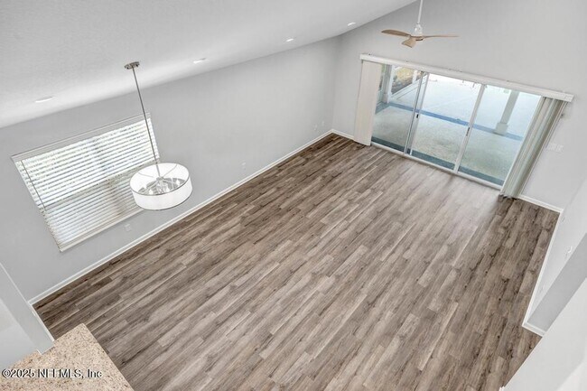 Building Photo - 104 Clam Bake Ct