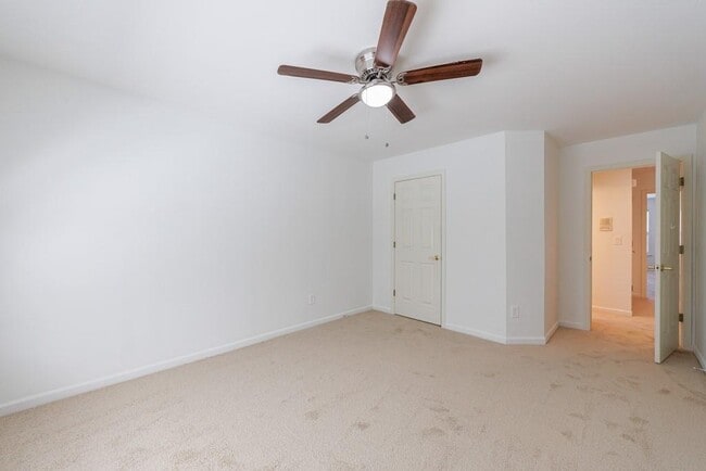 Building Photo - 279 Collins View Ct