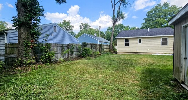 Building Photo - 1519 Baker Dr