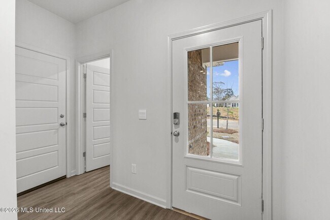 Building Photo - 621 Stillwater Cv