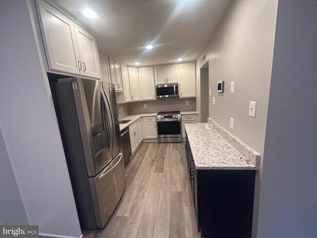 Building Photo - 9574 Standon Pl