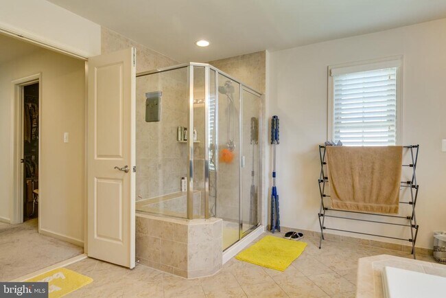 Building Photo - 23582 Prosperity Ridge Pl