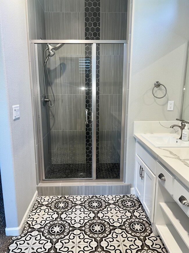 Building Photo - 233 Karen Ave