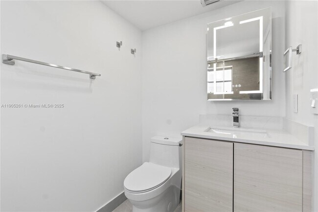 Building Photo - 3597 SW 17th St