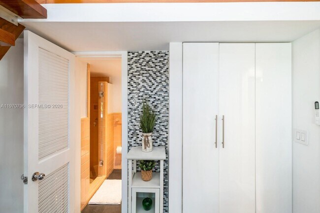 Building Photo - 1880 SW 15th St