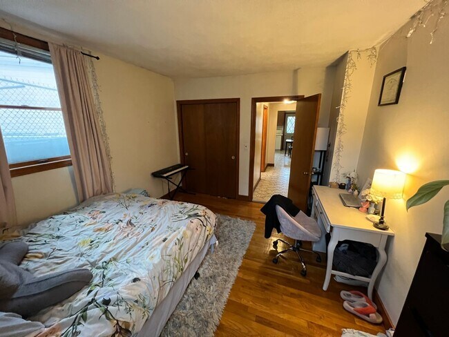 Building Photo - 211-213 Holland Street