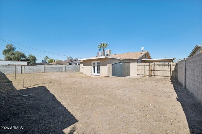 Building Photo - 8137 W Trafalgar Ave