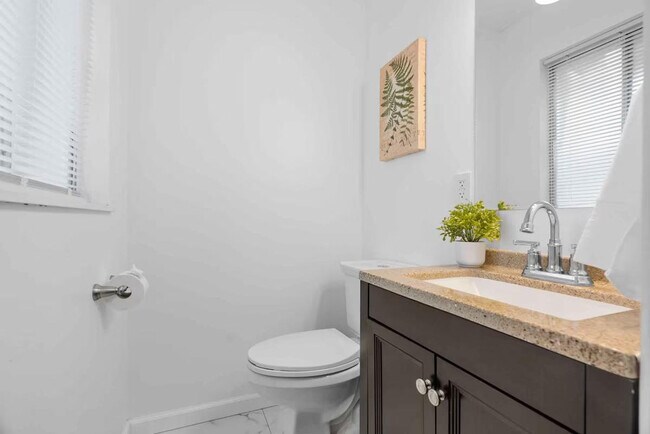 Building Photo - 2648 Garham Dr