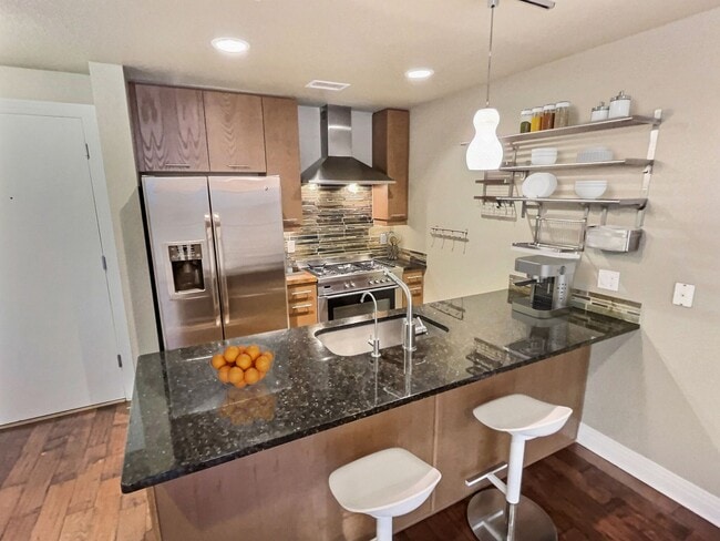 Building Photo - 1 Bedroom Apartment Available In The Heart Of Jefferson Park!