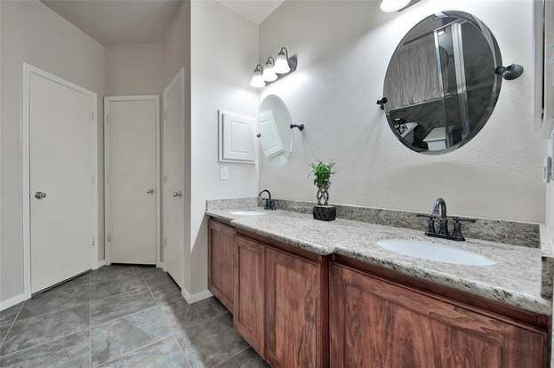 Building Photo - 9934 Goldenglade Dr