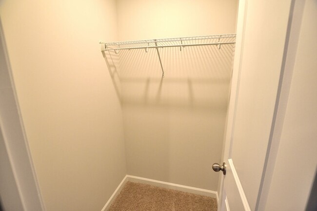 Building Photo - 468 Rosemount