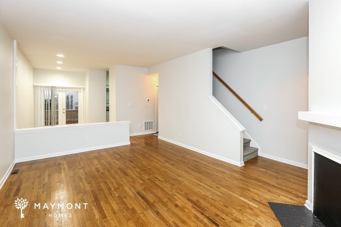 Building Photo - 701 N Poplar St