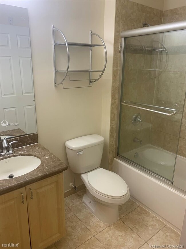 Building Photo - 3 br, 2.5 bath Townhome - 12430 SW 50th St...