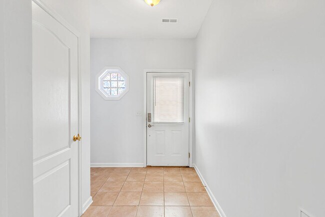 Building Photo - 209 Triton Ln