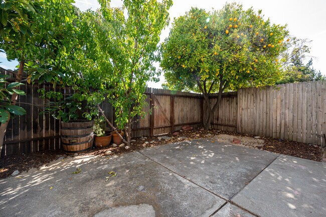 Building Photo - 1034 Shoal Dr