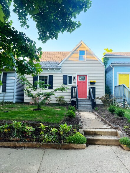 Building Photo - 2006 Maplewood Ave