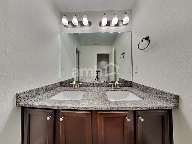 Building Photo - 1247 Tan Tara Trl