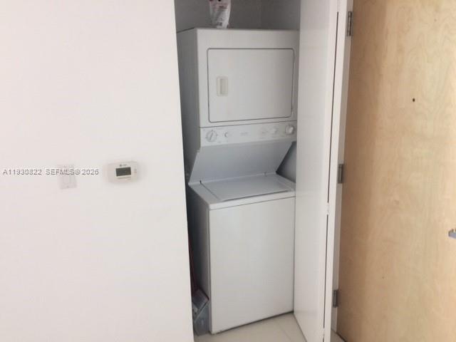 Building Photo - 350 S Miami Ave