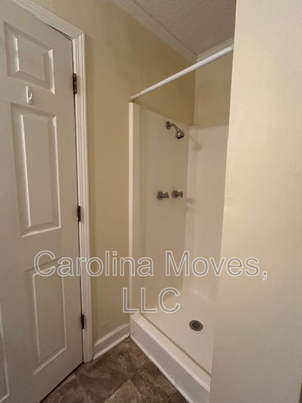 Building Photo - 805 Stallings Rd