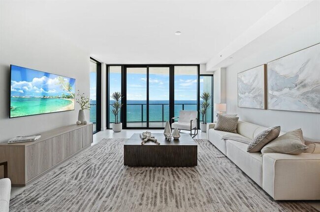 Building Photo - 1116 N Ocean Blvd