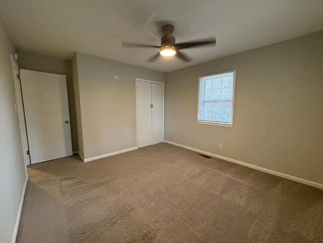 Building Photo - Under the cherry blossom tree, one did see, the cutest house on Sandra ever to be!