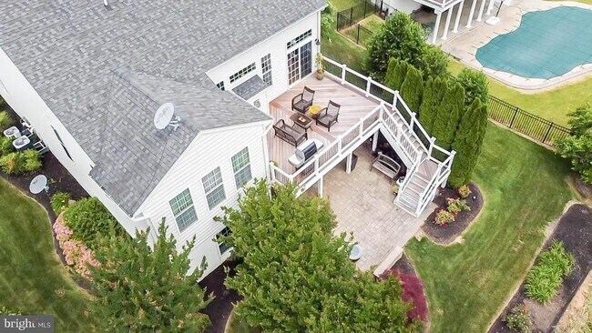 Building Photo - 714 Monarchos Dr