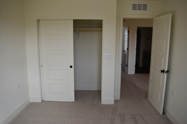 Building Photo - 4649 Jema Wy