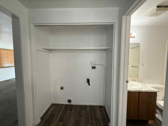 Building Photo - Duplex