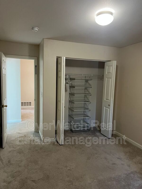 Building Photo - 2412 Hillbrook Cir