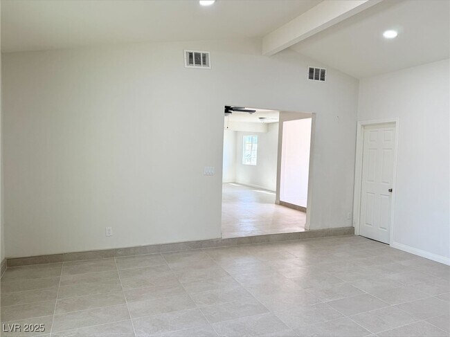Building Photo - 236 Pershing Dr